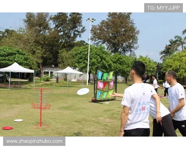 广州飞盘队与武汉飞盘队赛后分析力量对决的精彩瞬间与战术探讨 广州飞盘队与武汉飞盘队赛后分析力量对决的精彩瞬间与战术探讨