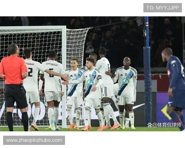 法联杯激战雷恩迎战巴黎豪门争夺晋级名额