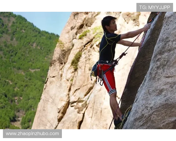 成都攀岩队状态分析与发展现状探讨攀岩运动的未来前景